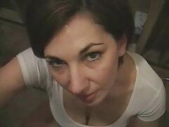 Cutie ໃຫ້ blowjob ແລະ rammed ຂຸມ fuck